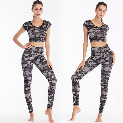 Women's Sexy Crop Fitness Yoga Set with Snakeskin Design