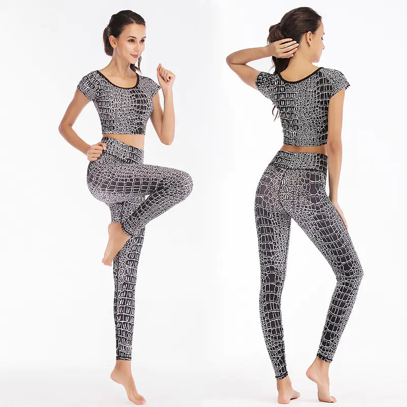 Women's Sexy Crop Fitness Yoga Set with Snakeskin Design