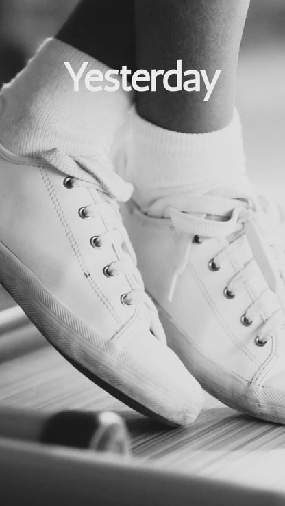 Whimsical Hummingbird & Flower Seattle Low Top Women's Shoes