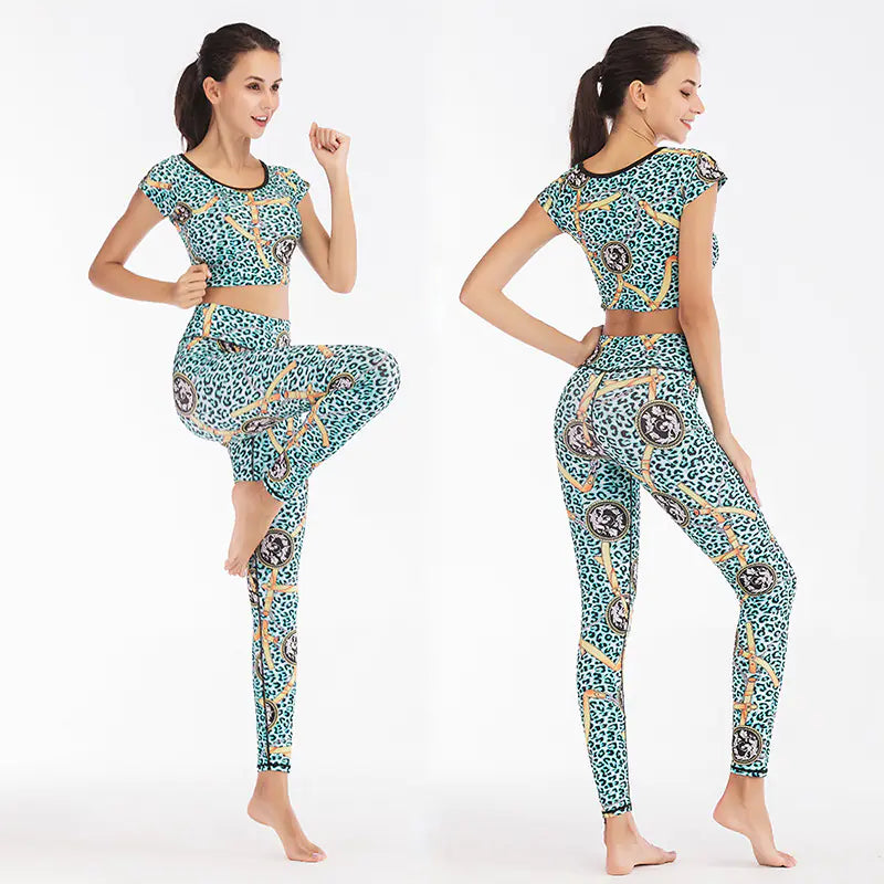 Women's Sexy Crop Fitness Yoga Set with Snakeskin Design
